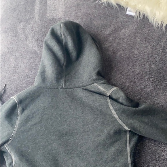 Amber Crombie and Finch New York sweatshirt - Picture 3 of 3